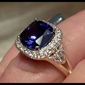 Avon classic cocktail ring -blue